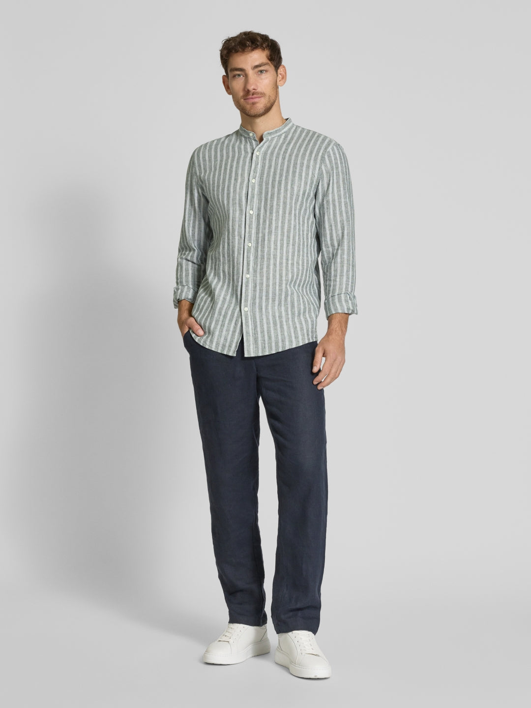 Slim fit casual shirt in a linen blend with a Mao collar in khaki