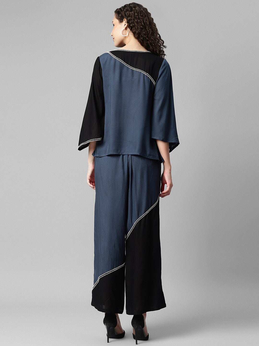 Colourblocked Round Neck Top With Trousers