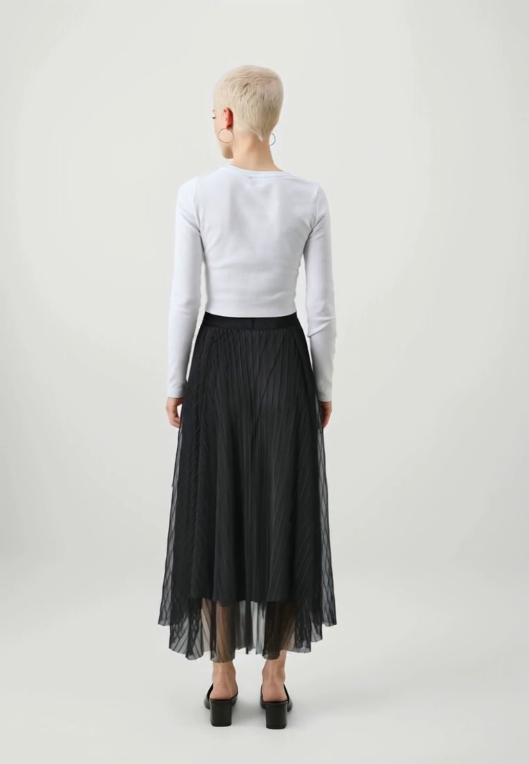 Women’s Black High-Waist Wide-Leg Trousers