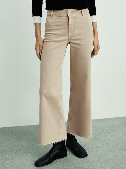 Women Stretchable Jeans with Raw Edge Detail