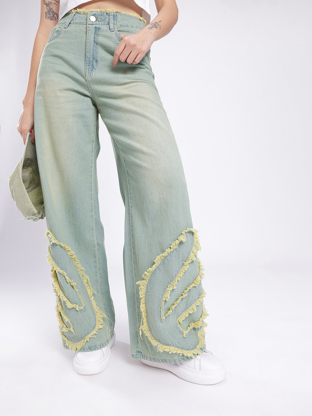 Women Frayed Detail Wide Leg High-Rise Heavy Fade Jeans
