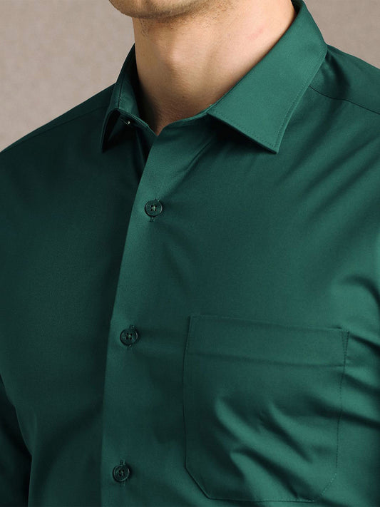 Men Solid Spread Collar Formal Shirt