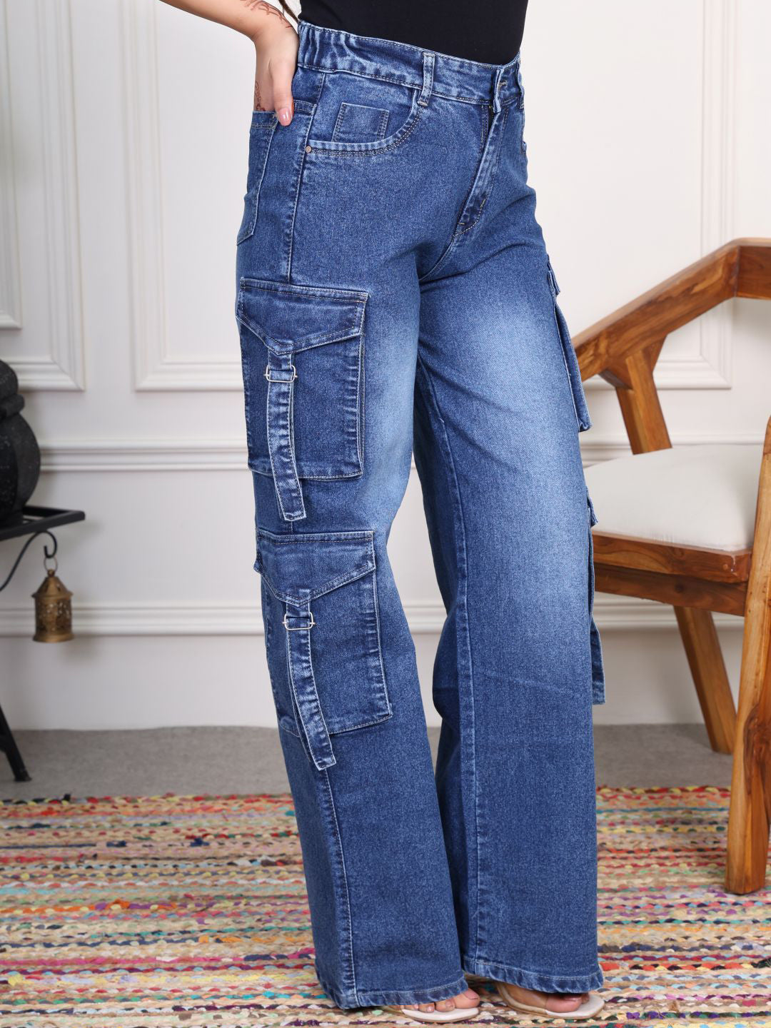 Women Jean Straight Fit High-Rise Light Fade Stretchable Jeans