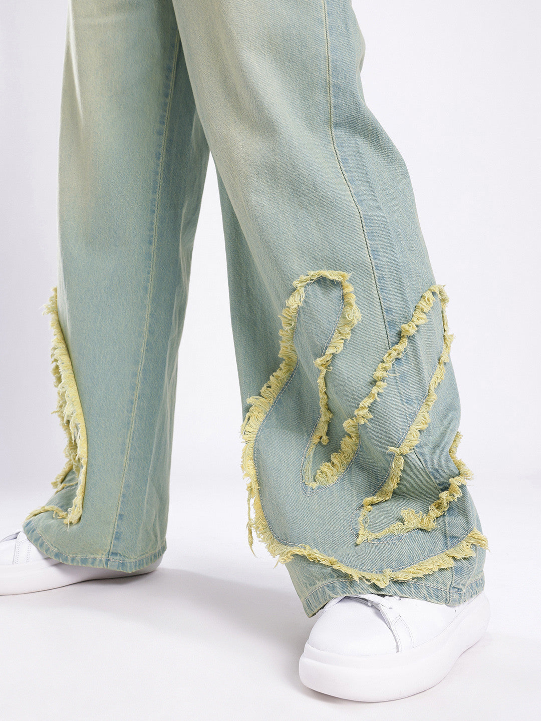 Women Frayed Detail Wide Leg High-Rise Heavy Fade Jeans