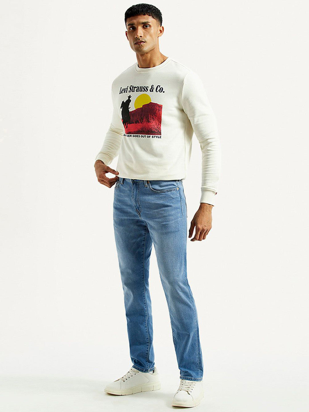 Men Classic Slim Fit Mid-Rise Light Fade Stretchable Jeans