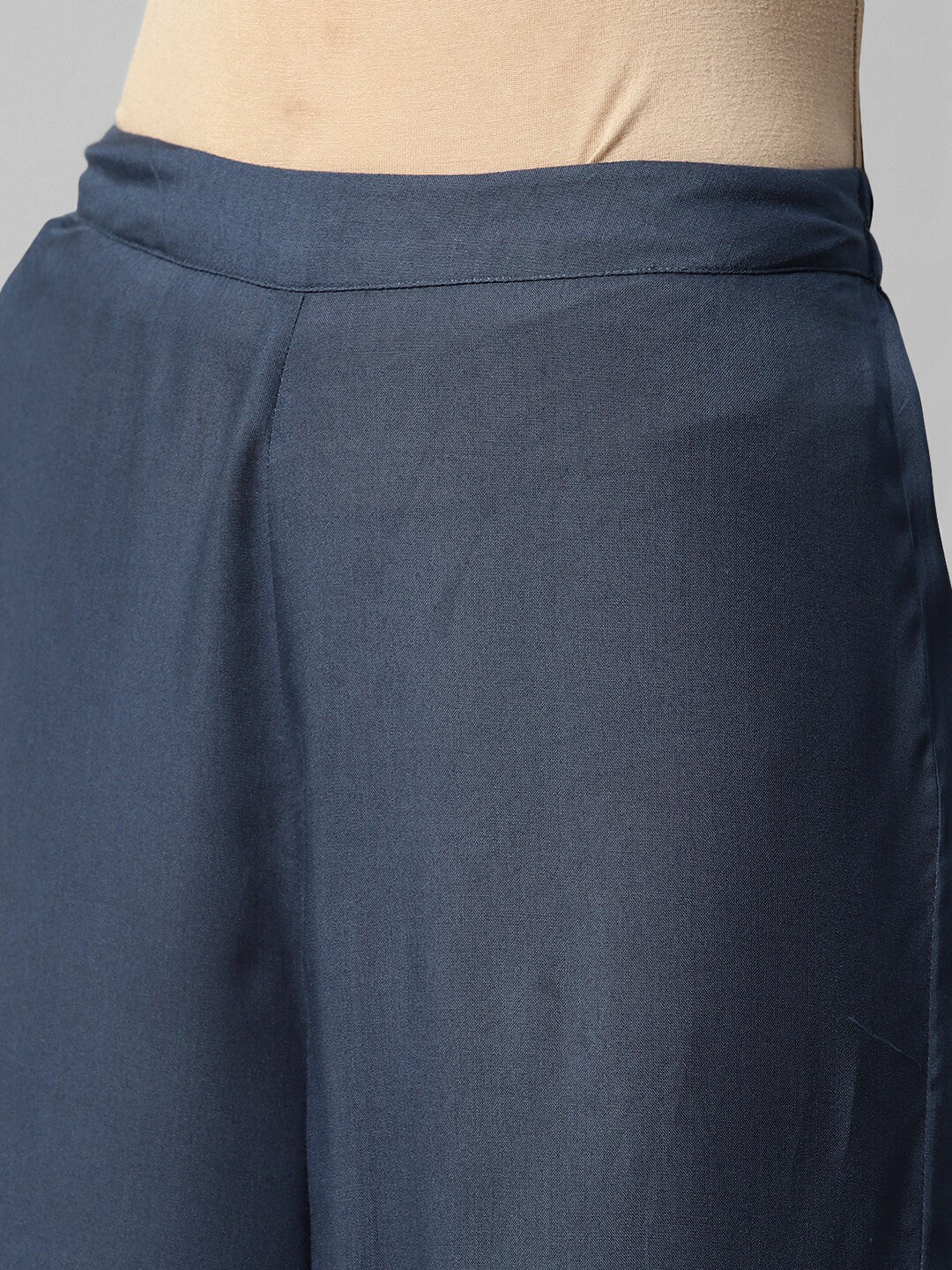 Colourblocked Round Neck Top With Trousers