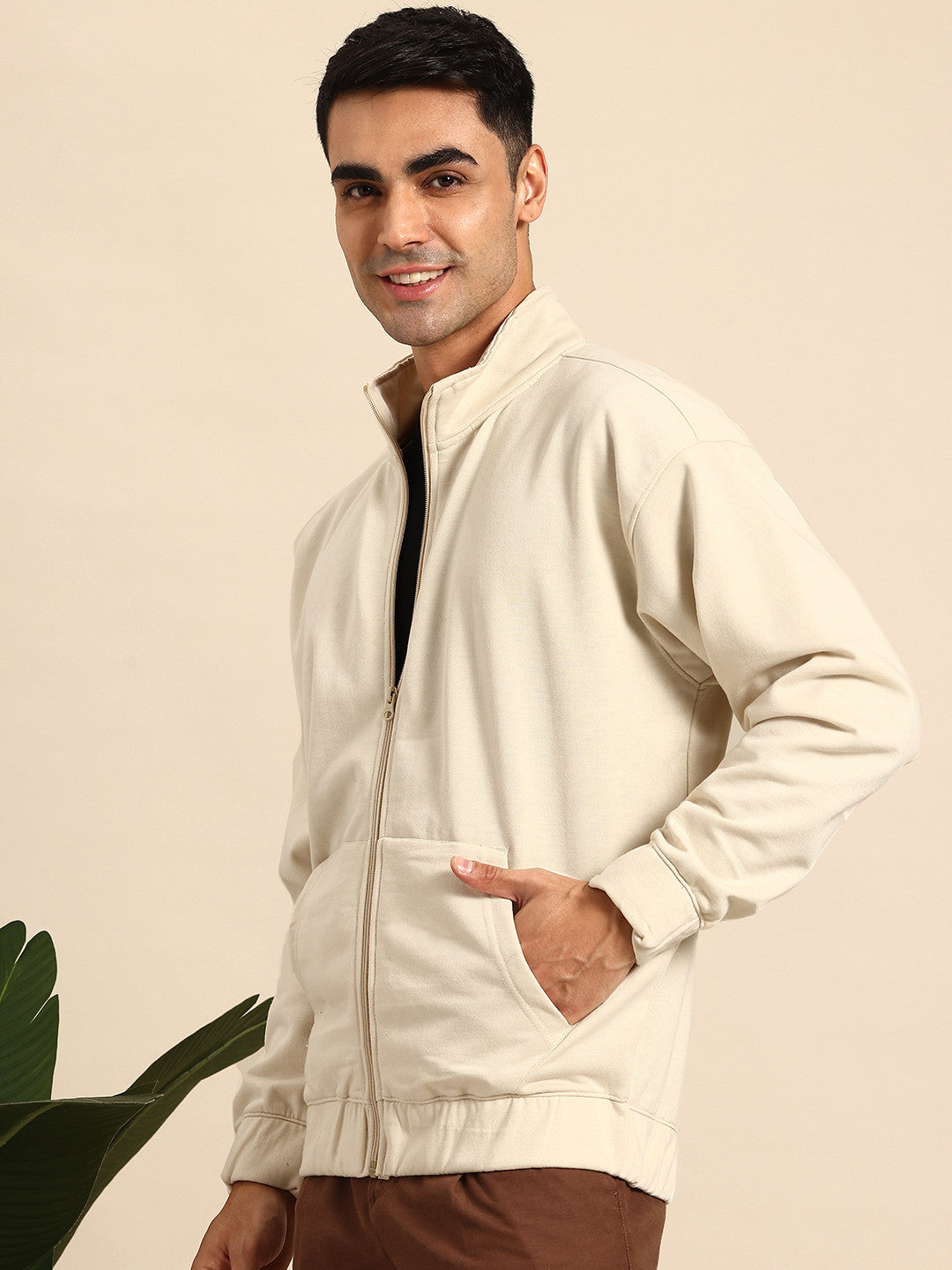 Off-white solid regular fit sweatshirt