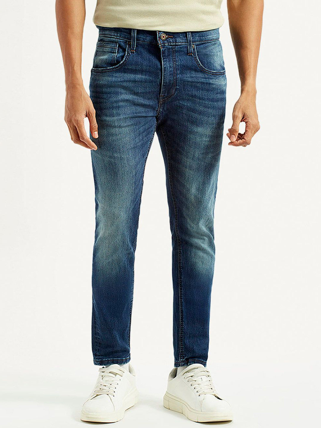 Men Classic Tapered Fit Mid-Rise Light Fade Stretchable Jeans