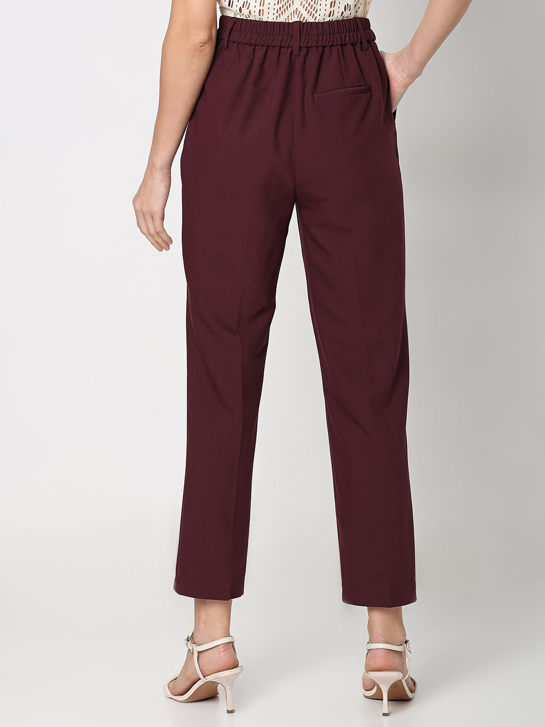 Women Slim Fit Cropped Trousers