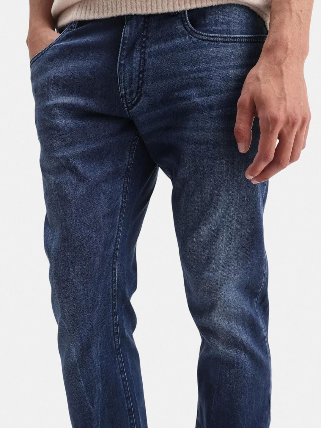 Men Smart Slim Fit Low-Rise Light Fade Jeans