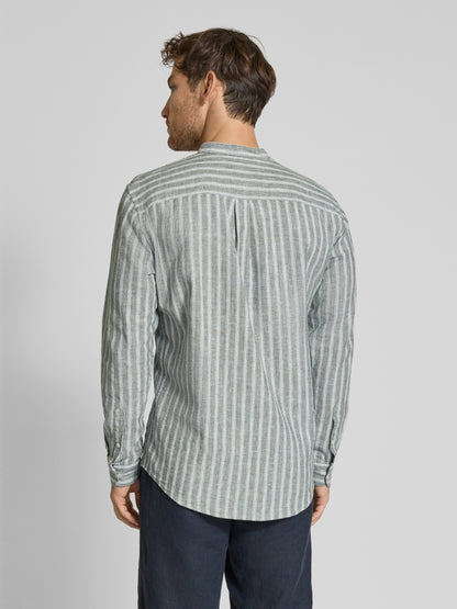 Slim fit casual shirt in a linen blend with a Mao collar in khaki