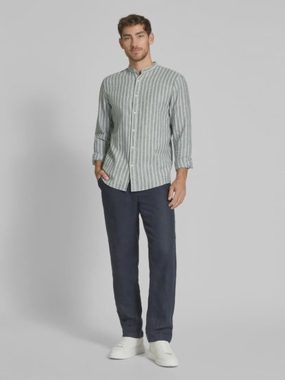 Slim fit casual shirt in a linen blend with a Mao collar in khaki